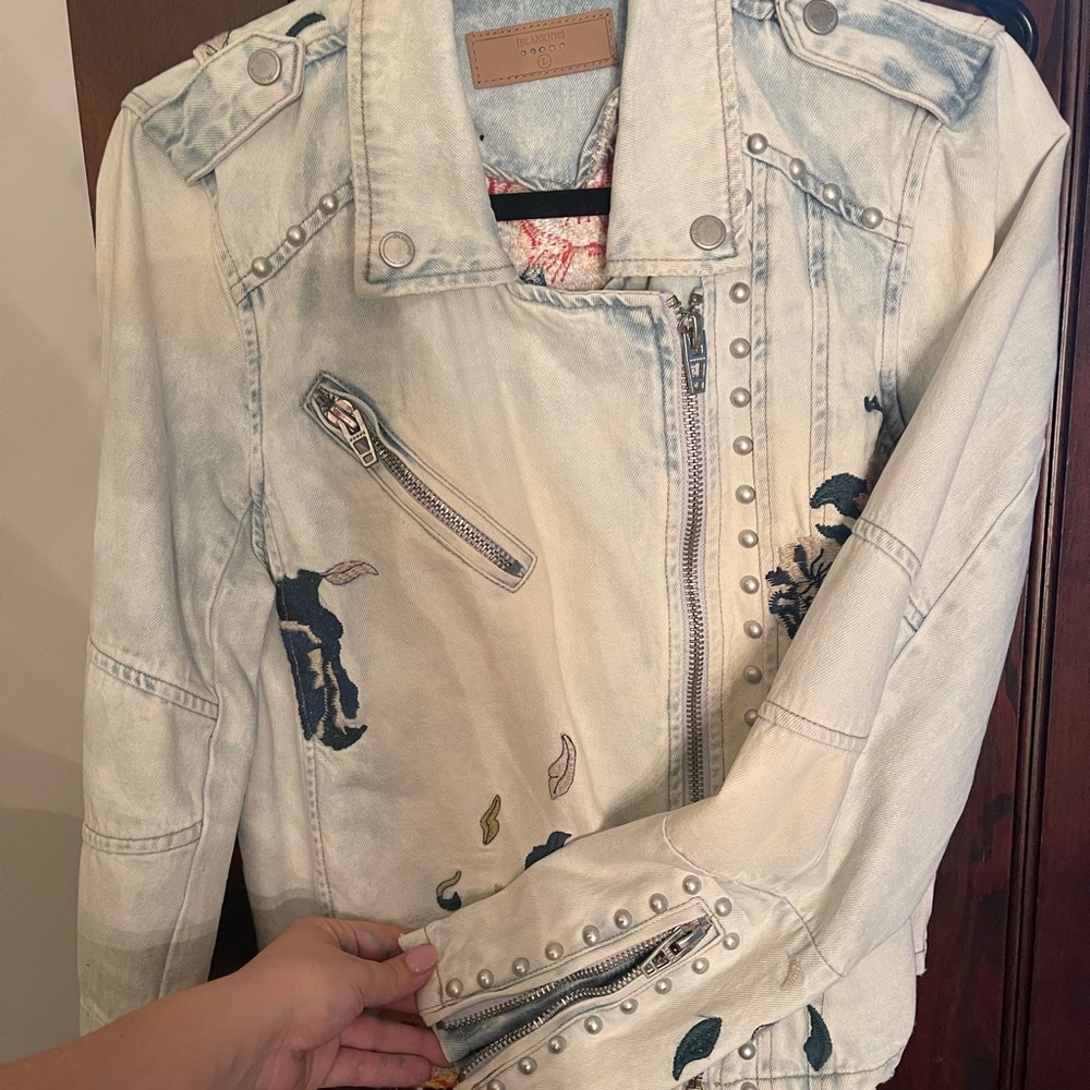 BLANKNYC  Embroidered light Demin Jacket